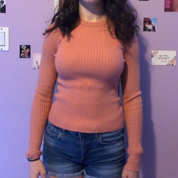 Pink sweater - Picture 2 of 4